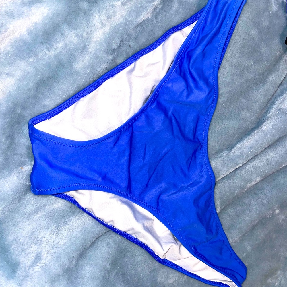 2 for $15 Women’s blue scrunch butt bikini bottoms.From VS
